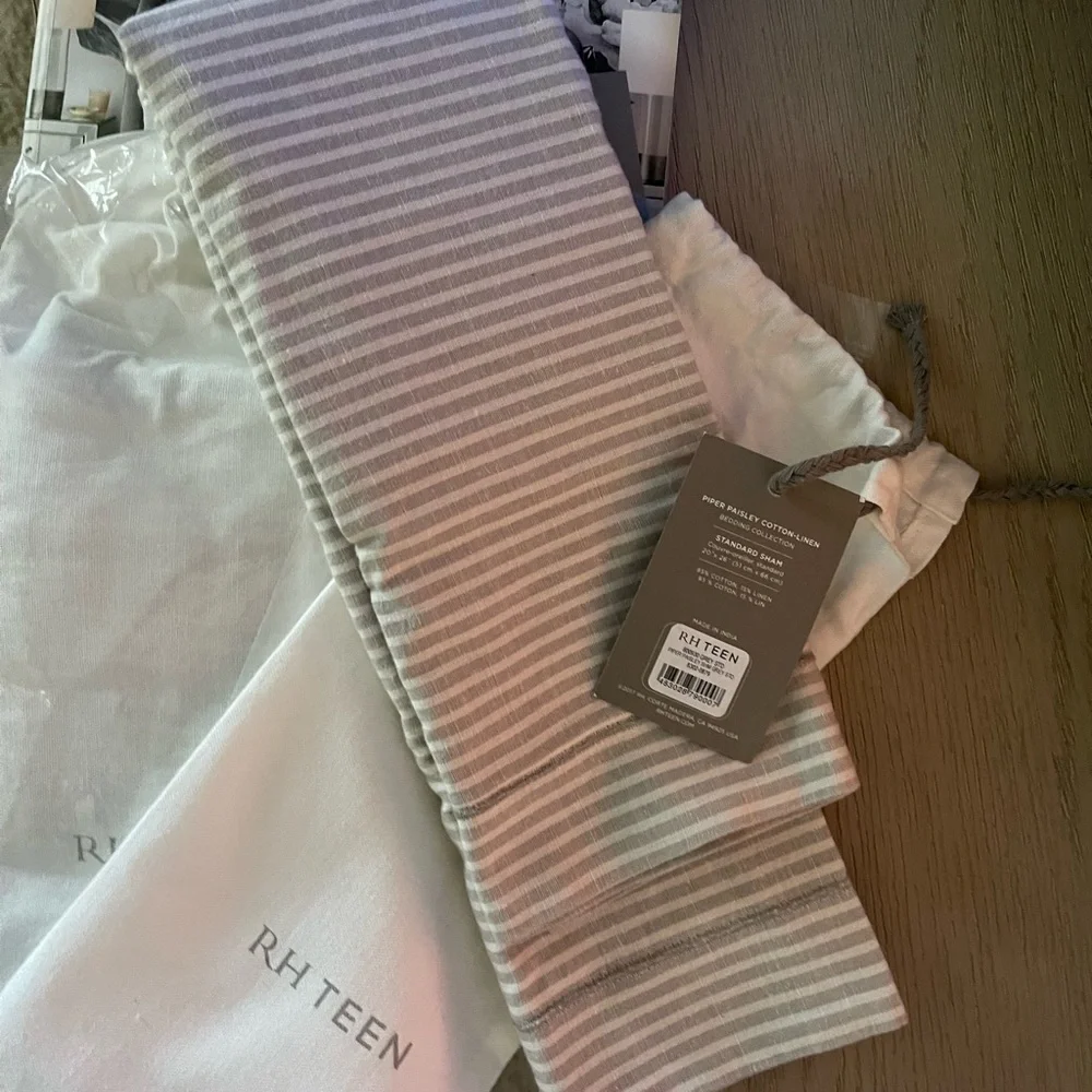 RH TEEN HEIRLOOM STRP GREY EURO SHAM